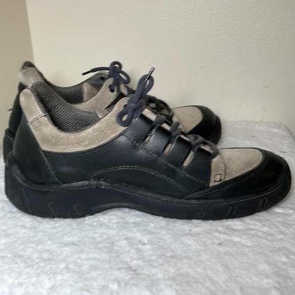 DR Martens Size 6 - Picture 6 of 12